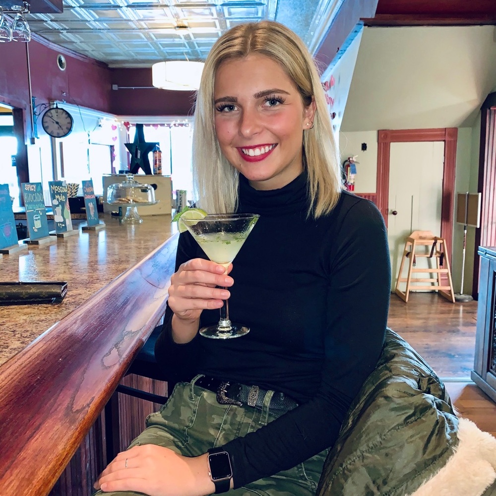 Meet your Posher, Hannah